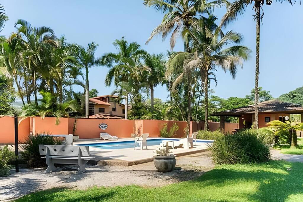 Casa com piscina em Ubatuba H1