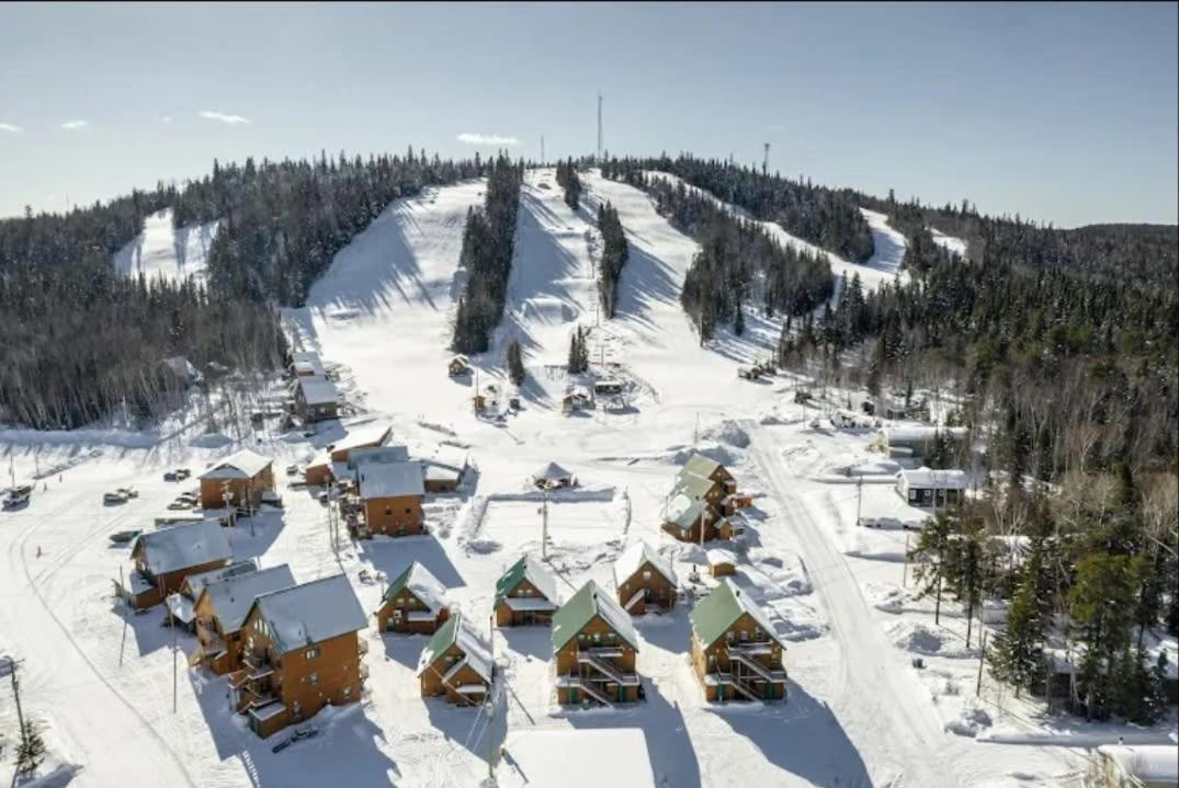 Maison au Pied du Mont Video
