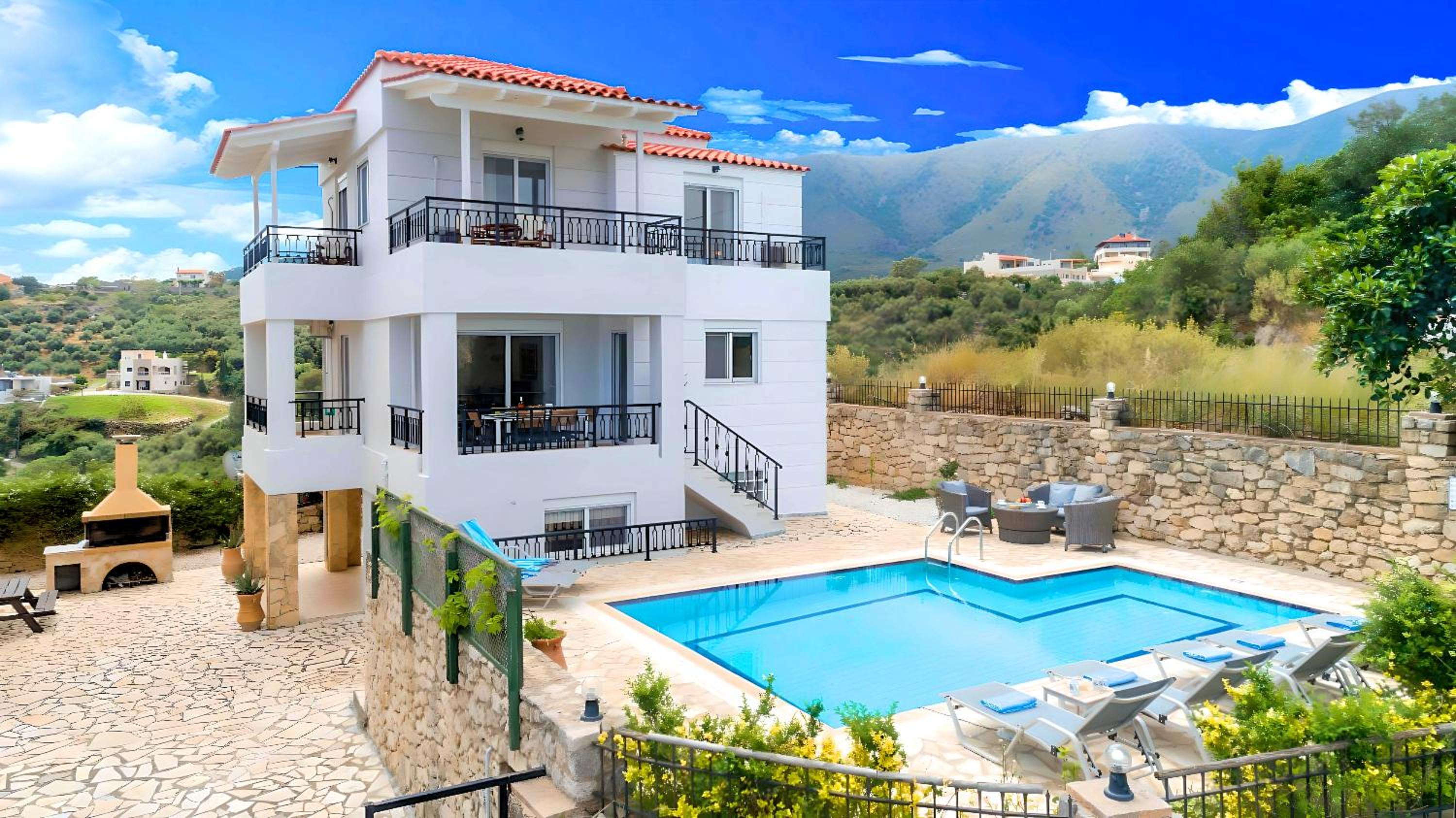 Hotel Mare Blue Villas Heated Pool - Image 1