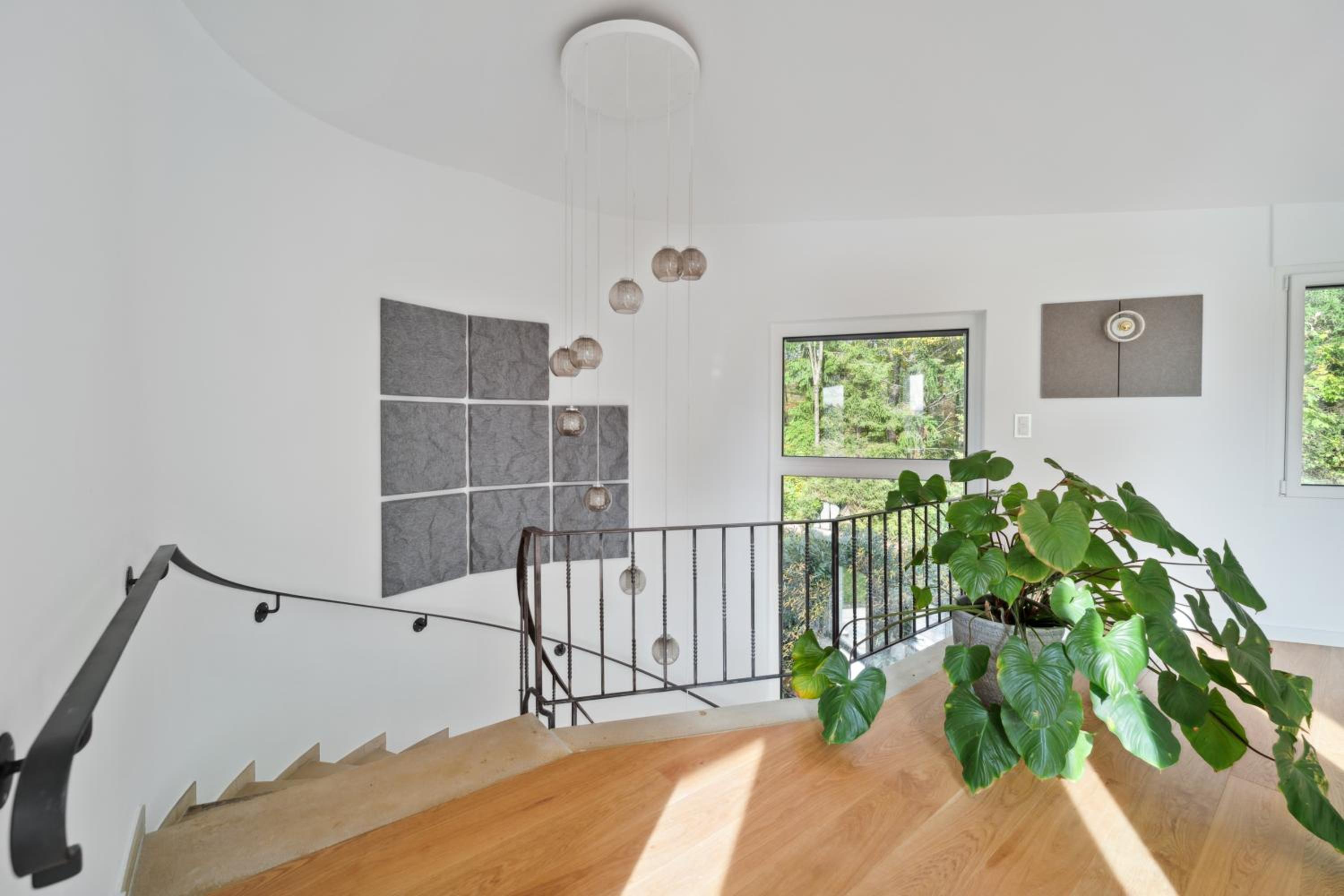 High-End-Haus mit Garten und Extras