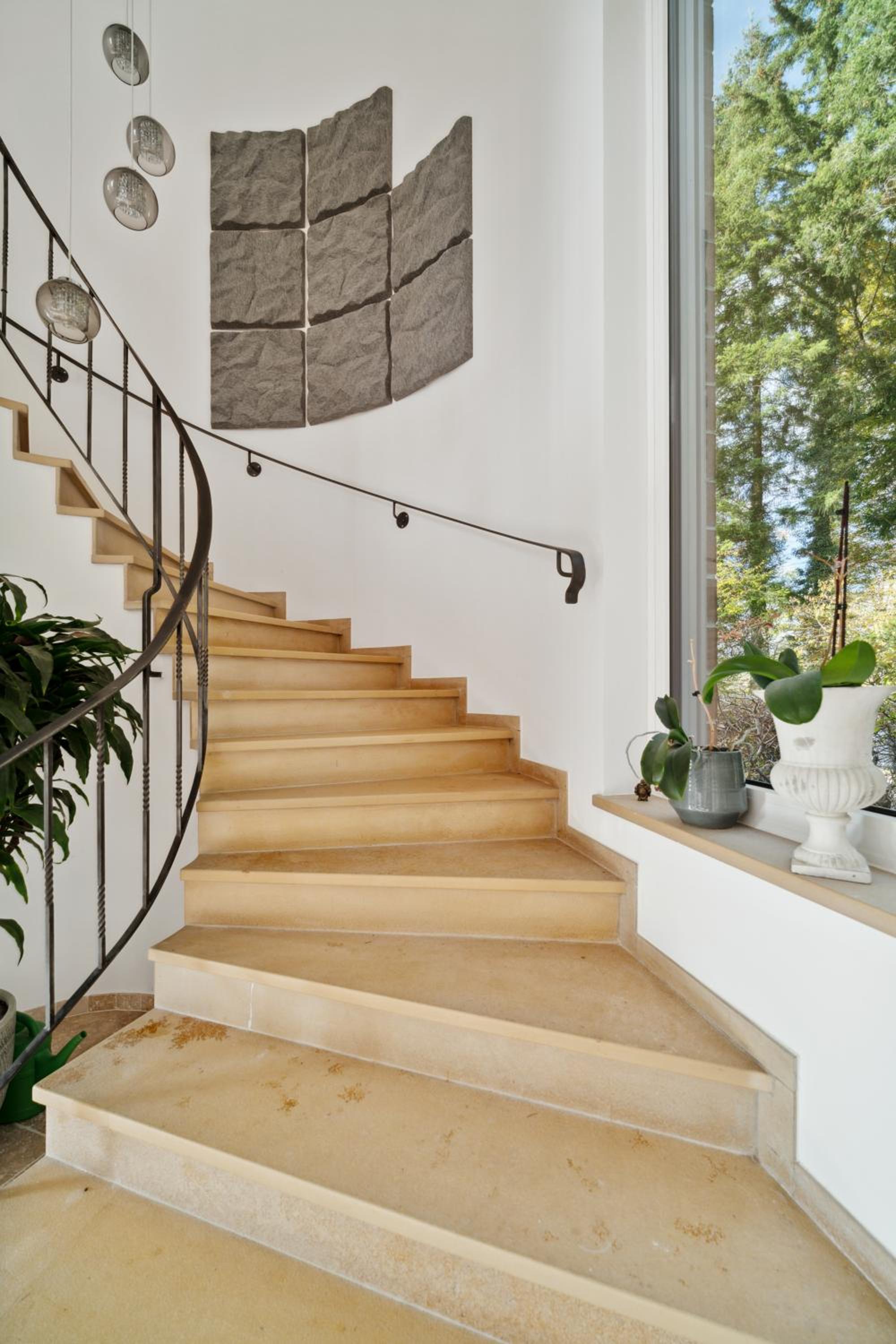 High-End-Haus mit Garten und Extras