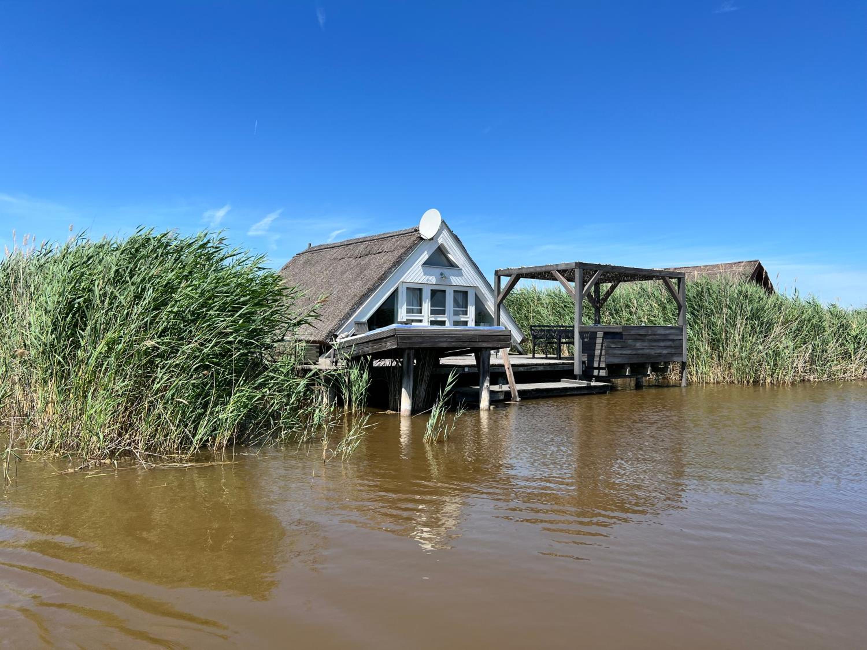 Seehütte Neusiedlersee inklusive Elektroboot