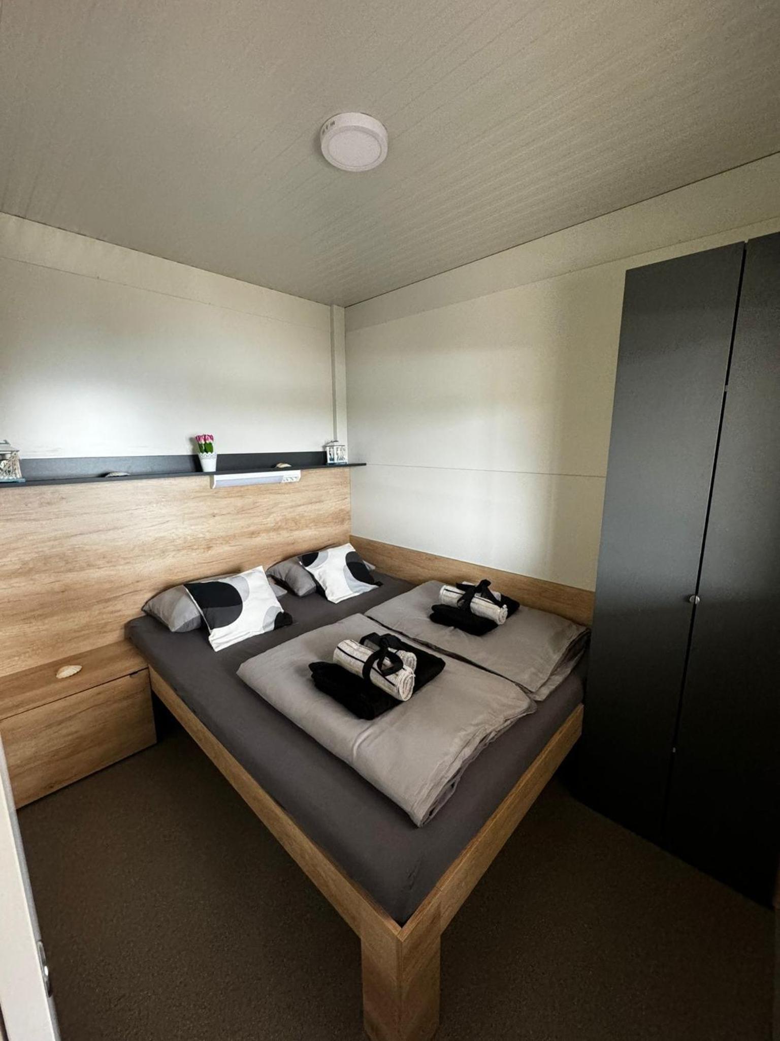 Mobile Home L&L