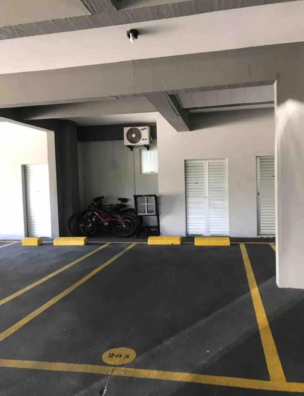 Apto em Jurere para até 4 pessoas a 200m da praia