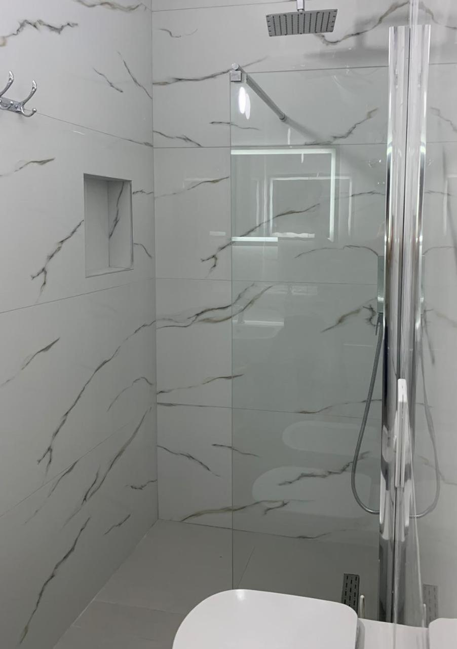 Room sweet Room, Plazh , Durres
