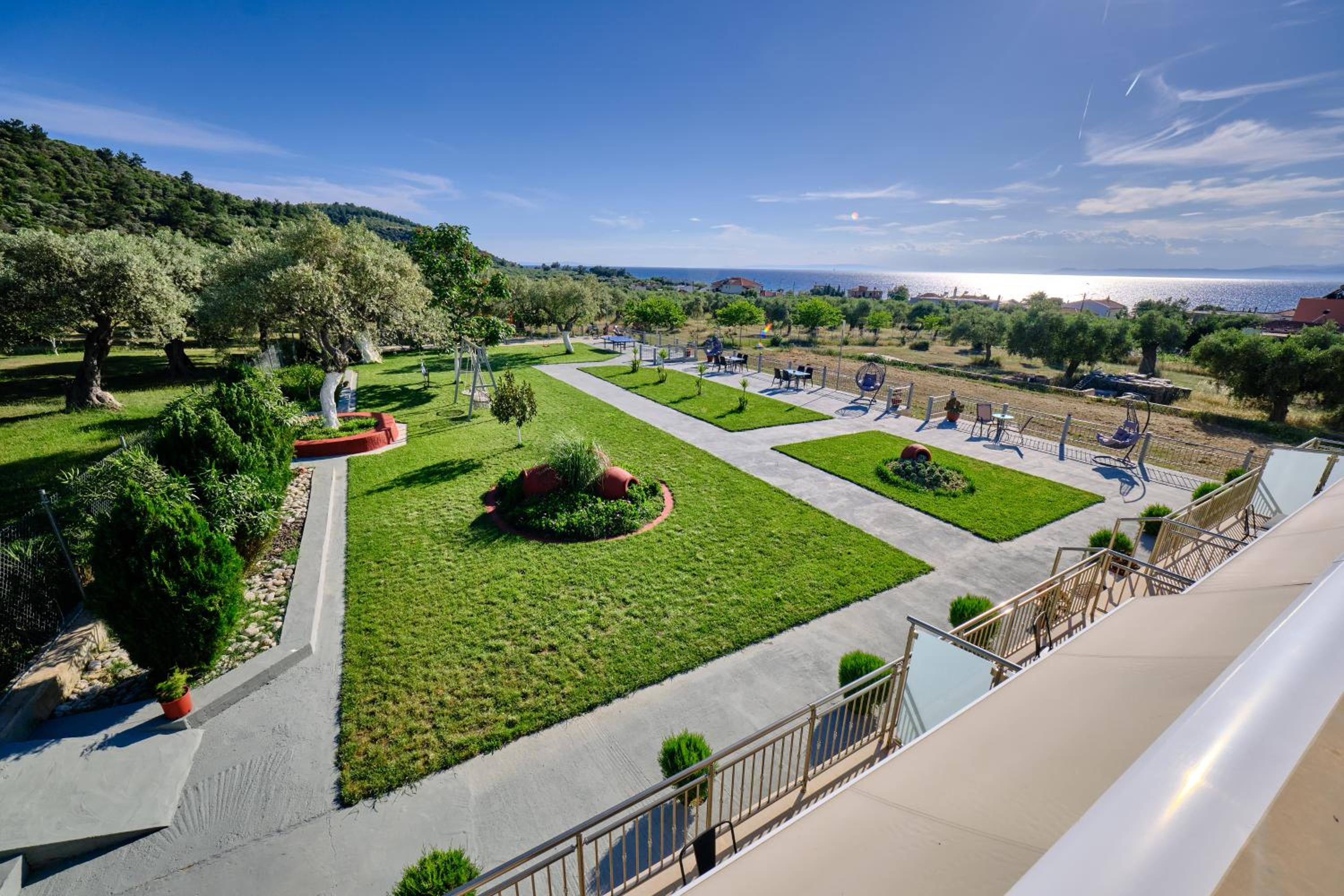 STUDIOS PIGASOS view 2