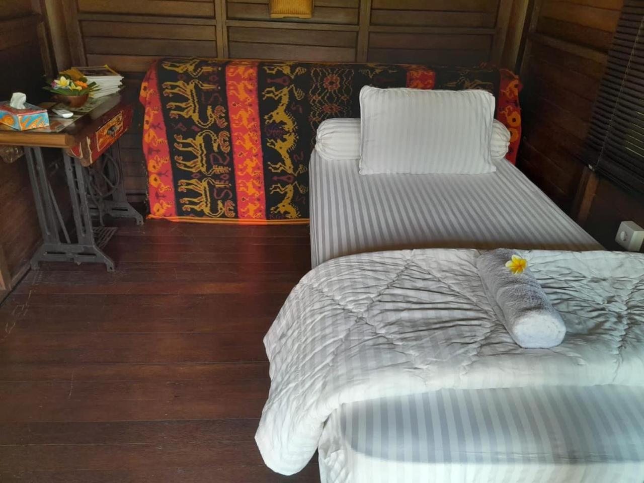 Ketewel Bed & Breakfast Yoga Room view 4