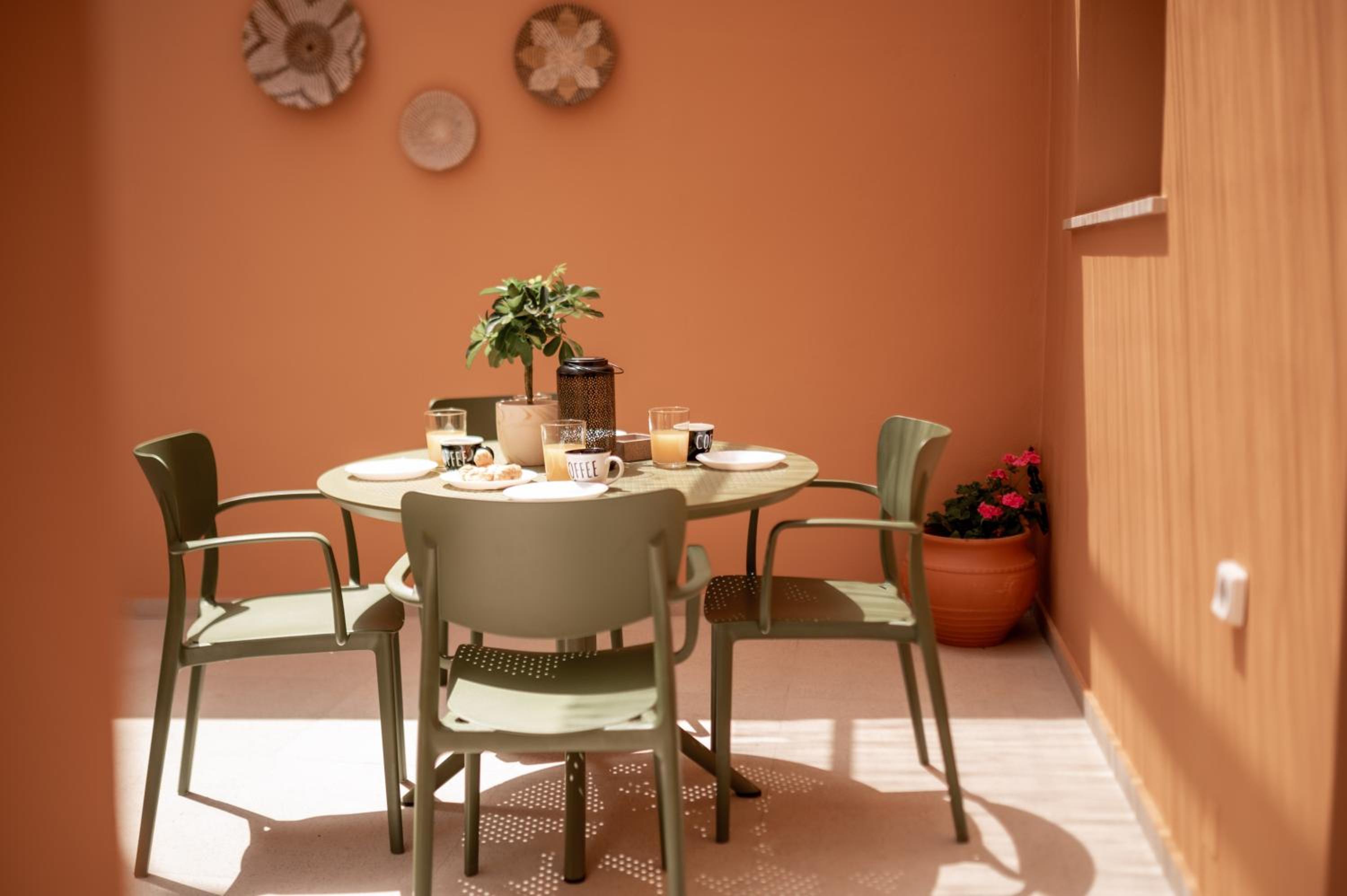 dining