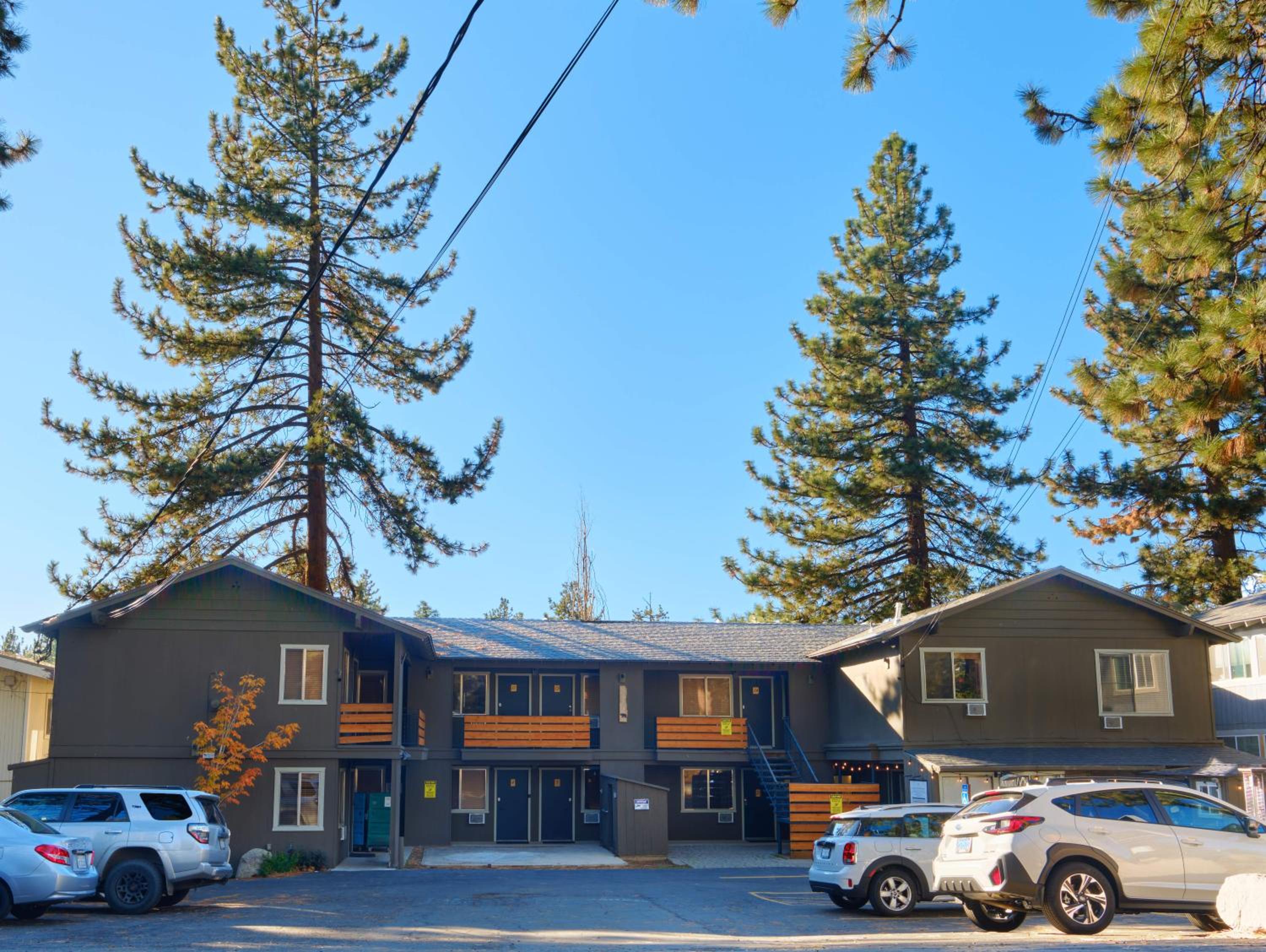 Hotel Resthaven Tahoe - Image 1