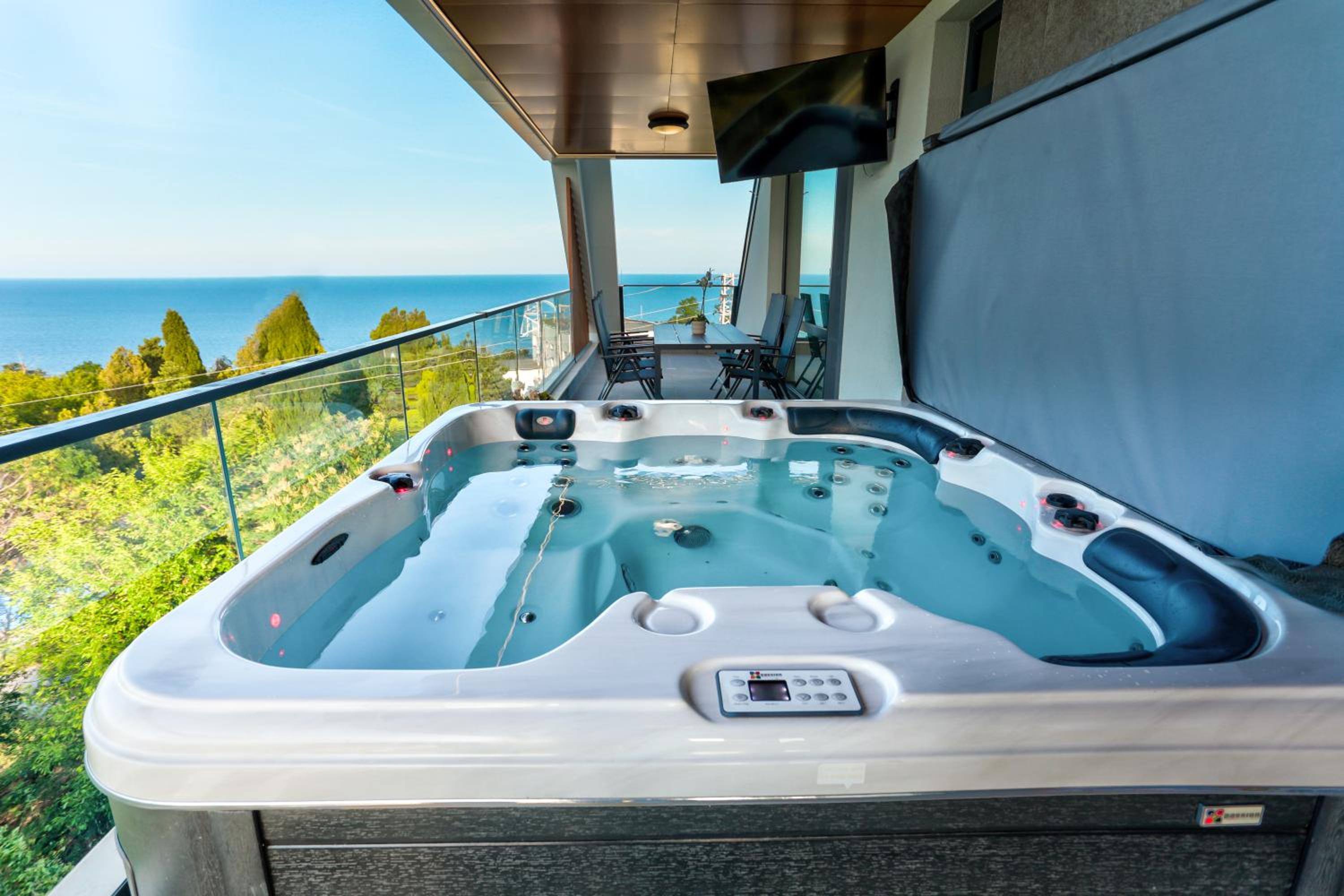 VIP apartment sea view