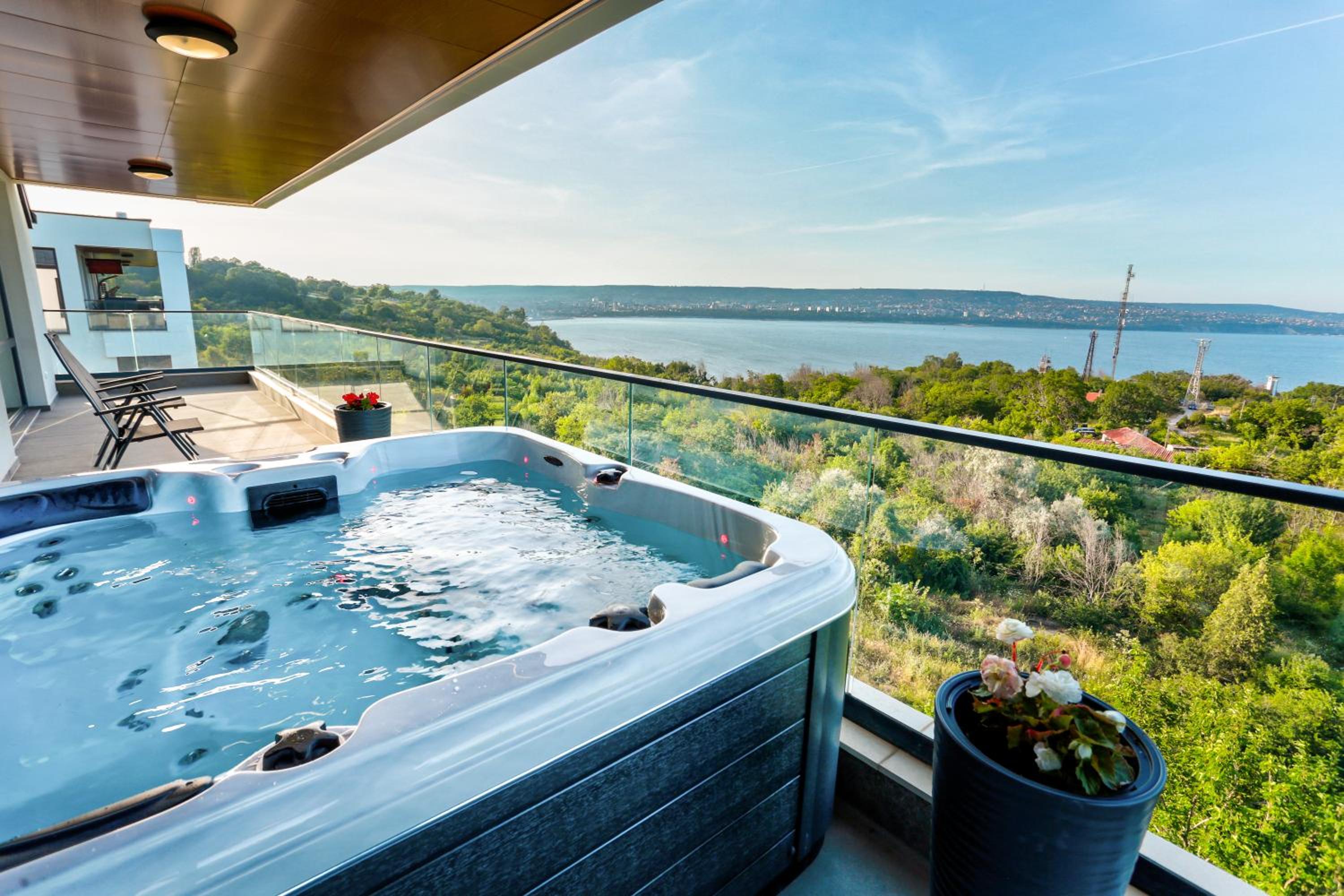 VIP apartment sea view