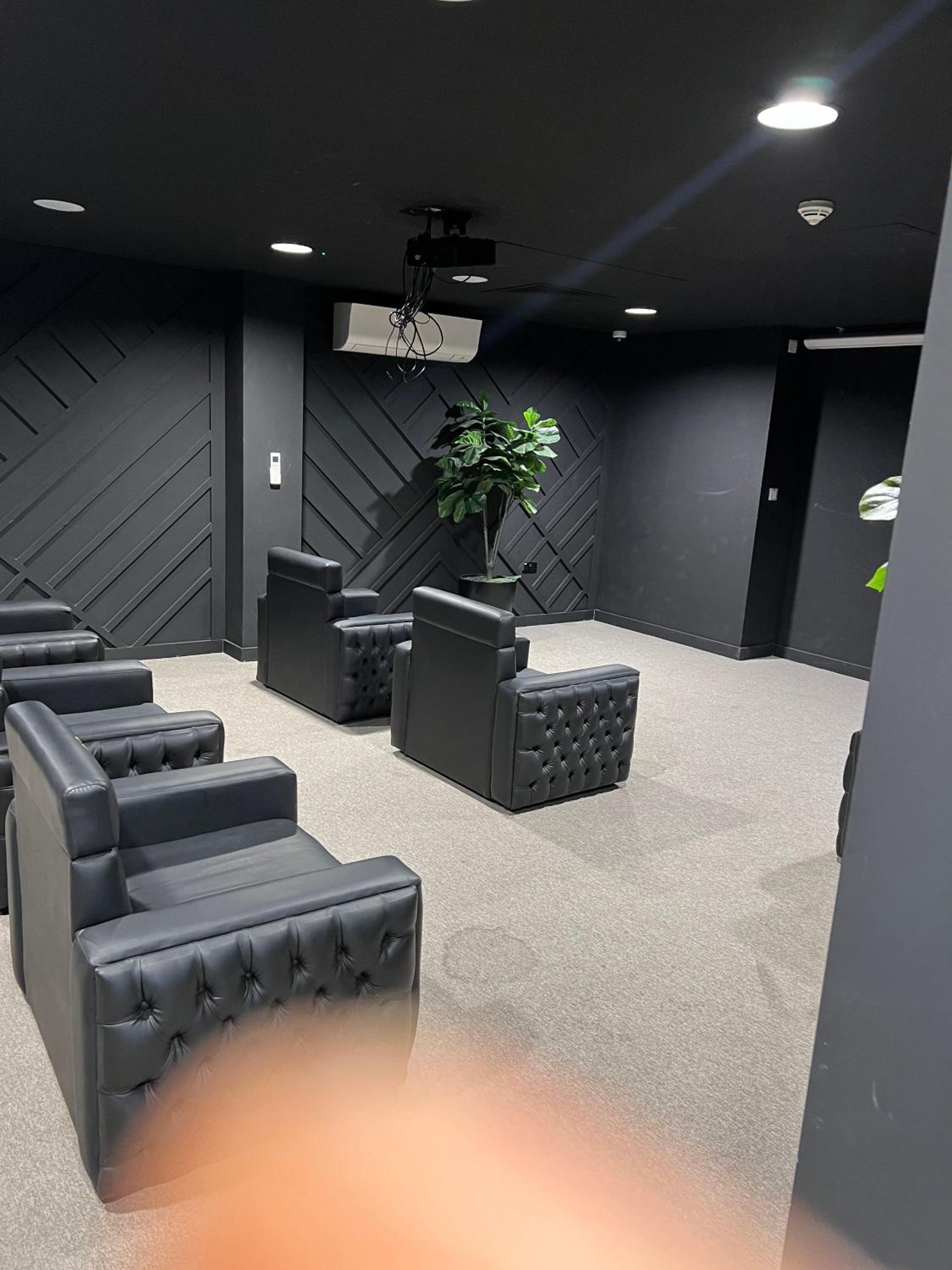 Drillzstays Apartments - Salford Quays Manchester Free Parking view 2