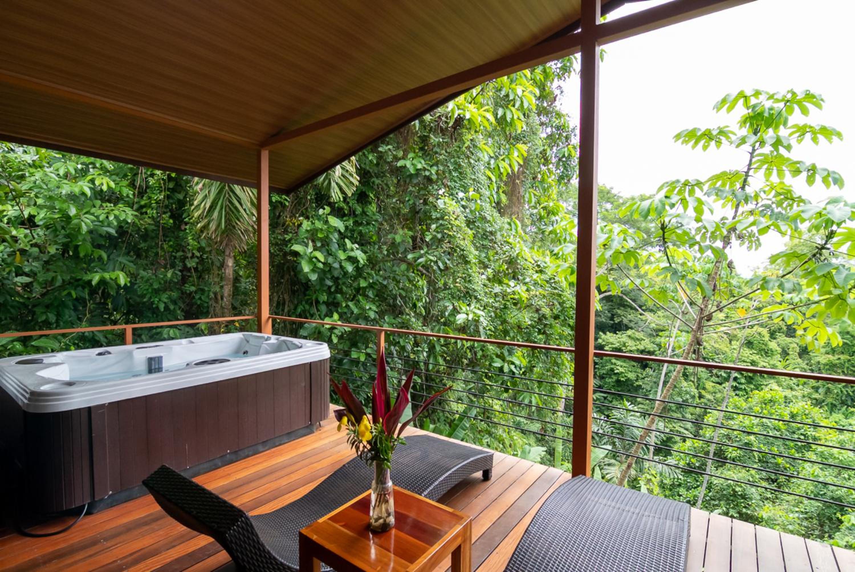 Corcovado Great Villas-pool-jacuzzi-amazing views