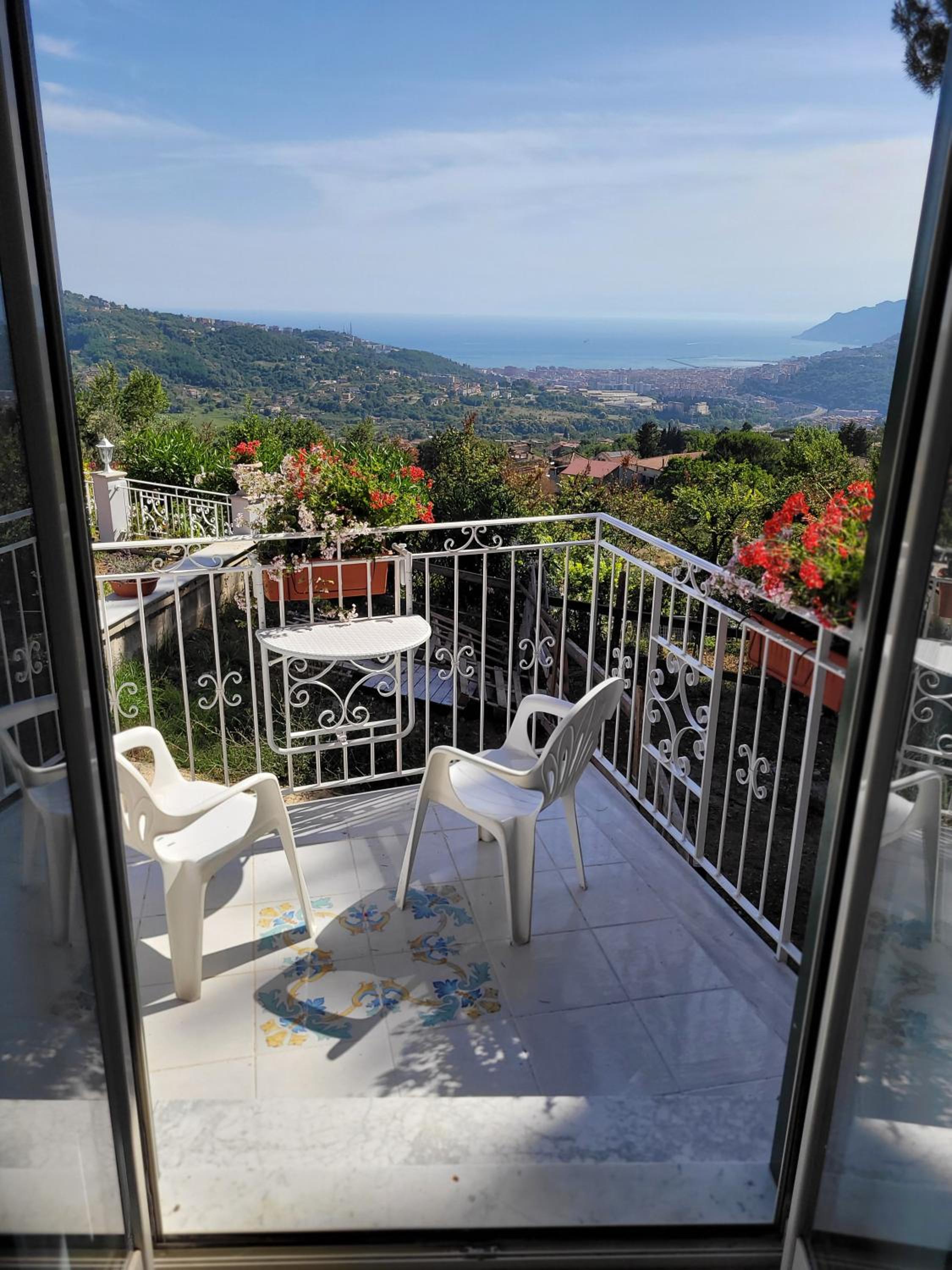 VILLA ESMERALDA