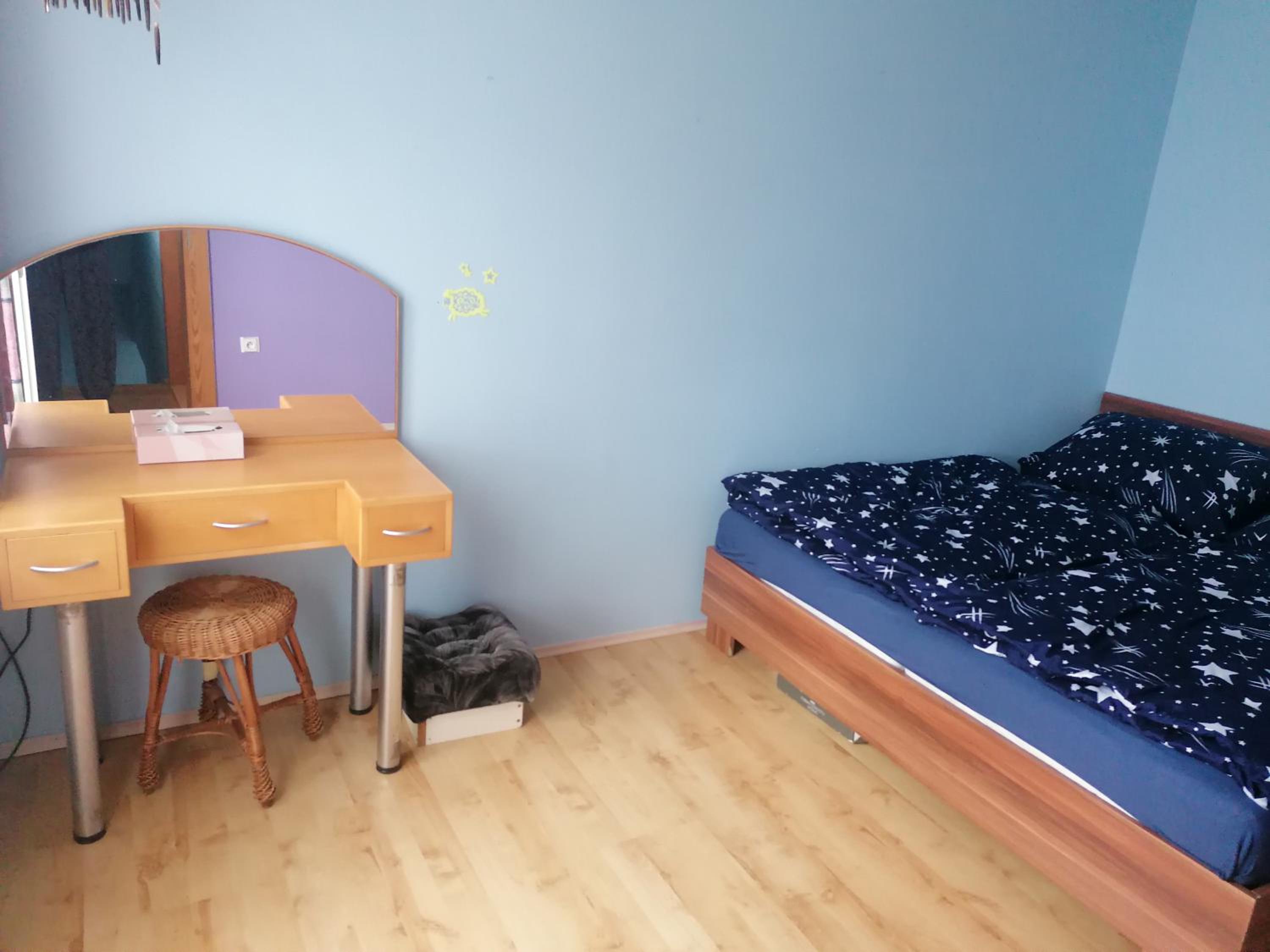 Rodinný půldomek s vybavením a bazenem