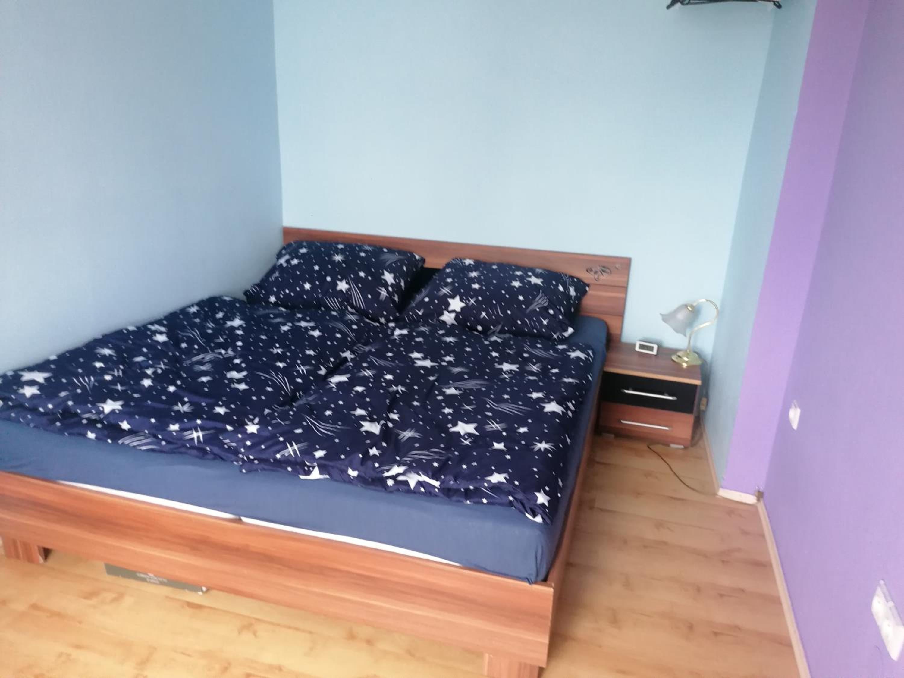 Rodinný půldomek s vybavením a bazenem