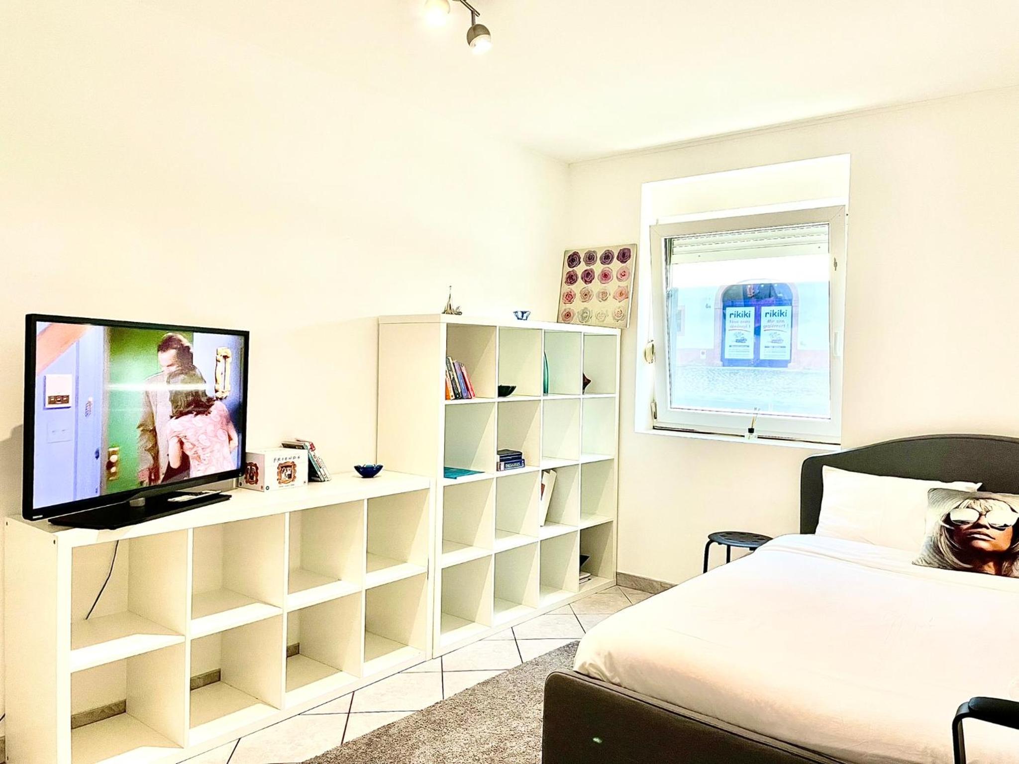 Large Room in Schuttrange Free Parking 10mins to Airport Excellent Customer Services