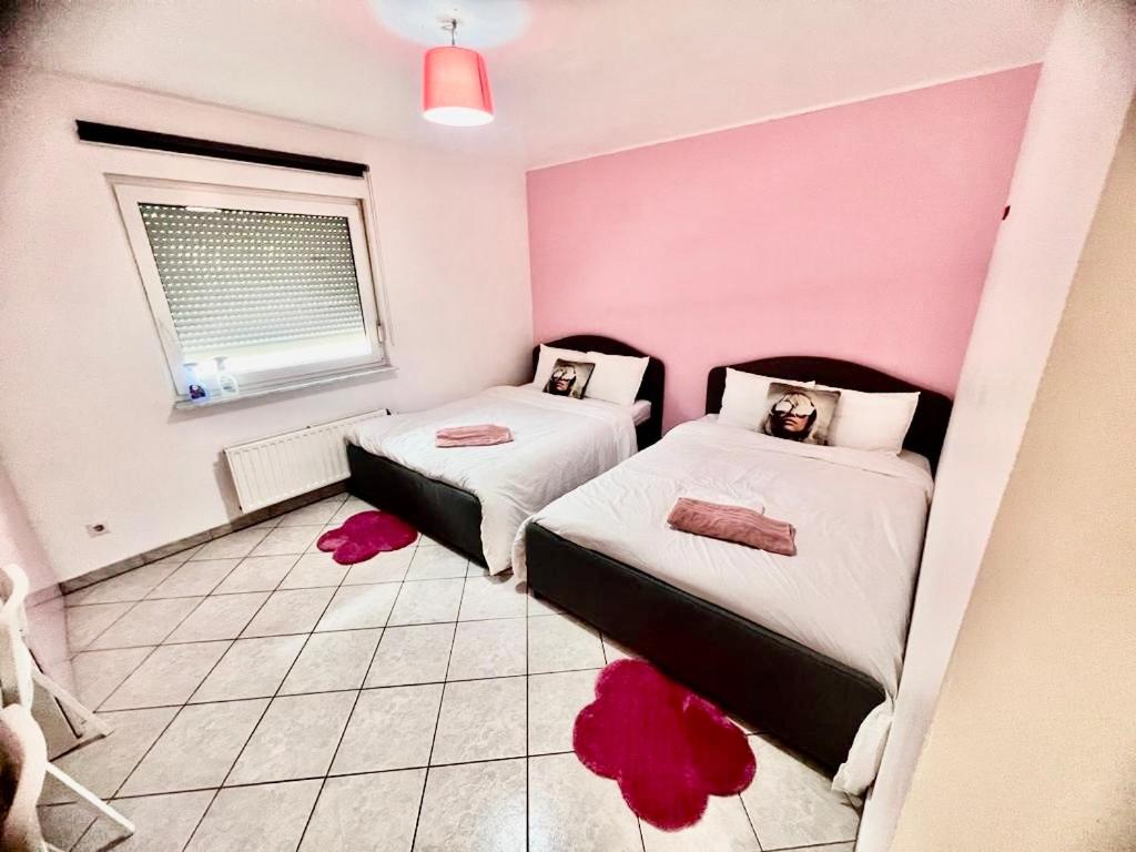 Large Room in Schuttrange Free Parking 10mins to Airport Excellent Customer Services
