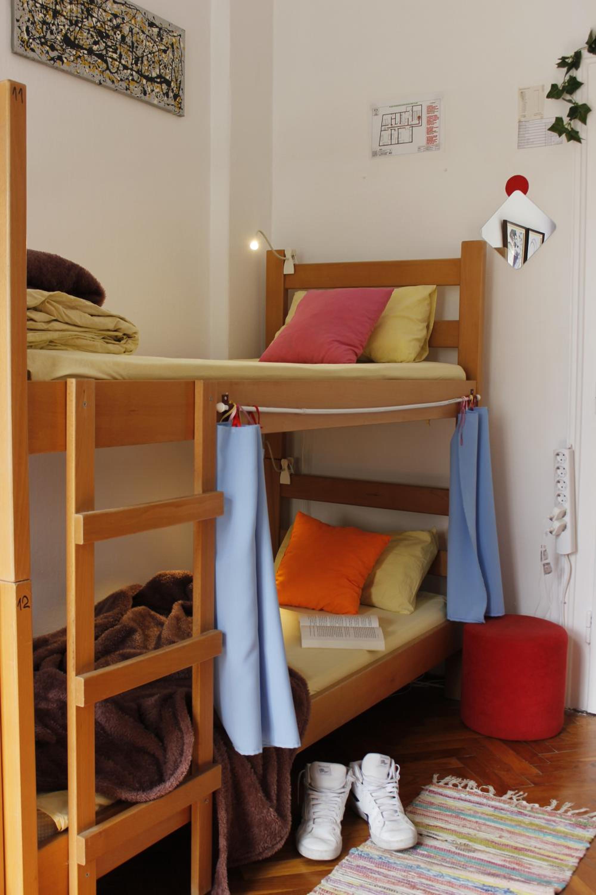 Photo 8