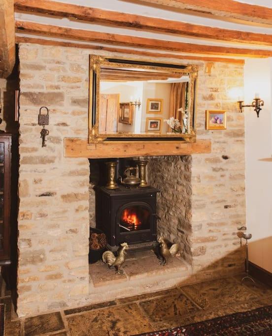 Lyne House Ideal for a celebration or reunion