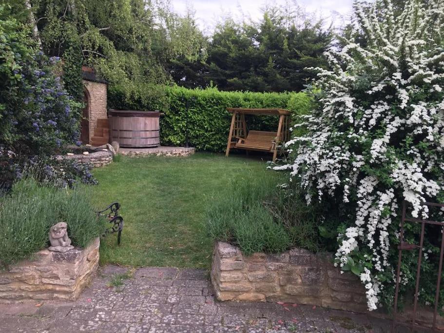 Lyne House Ideal for a celebration or reunion