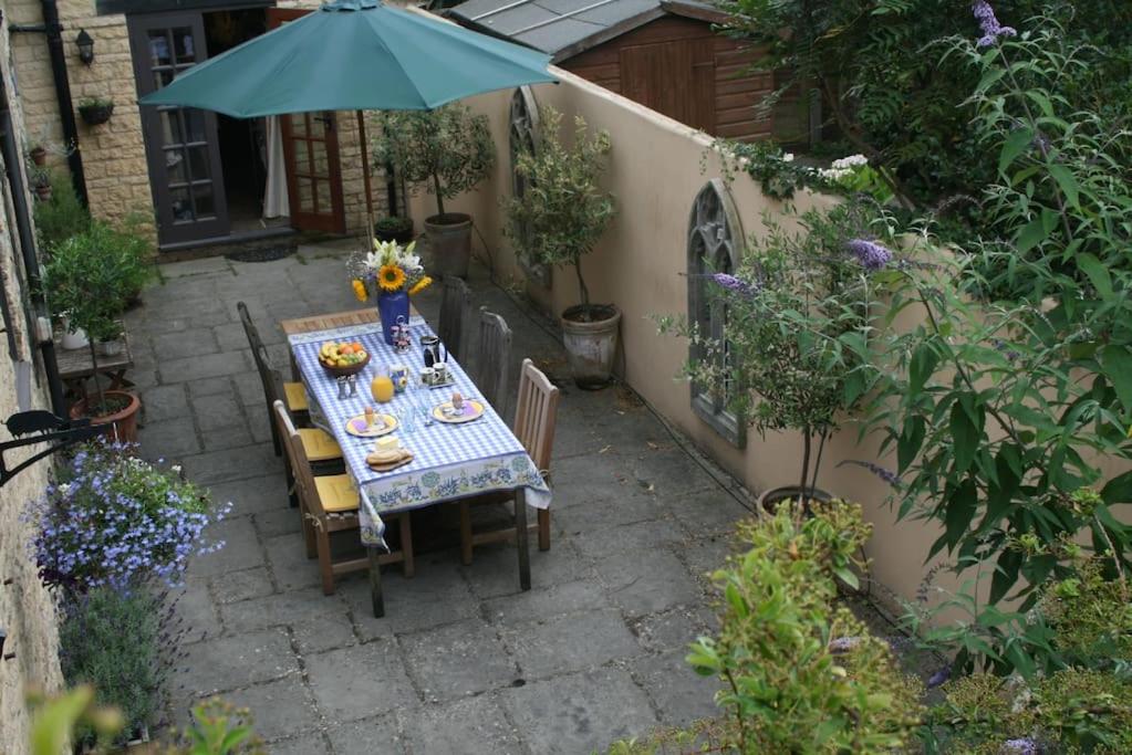 Lyne House Ideal for a celebration or reunion