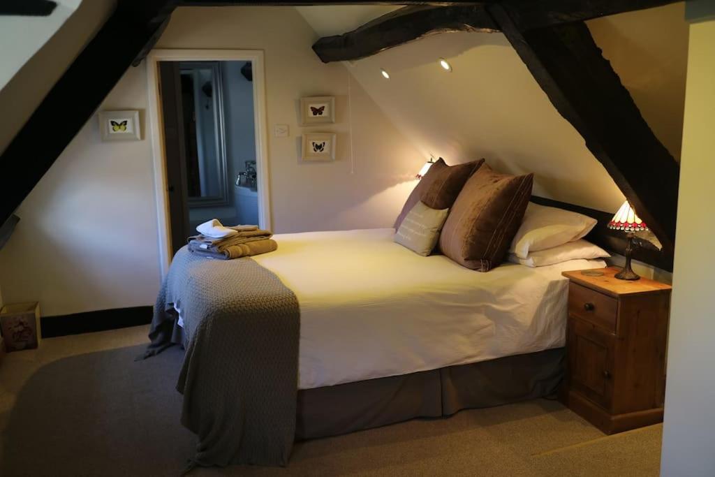 Lyne House Ideal for a celebration or reunion
