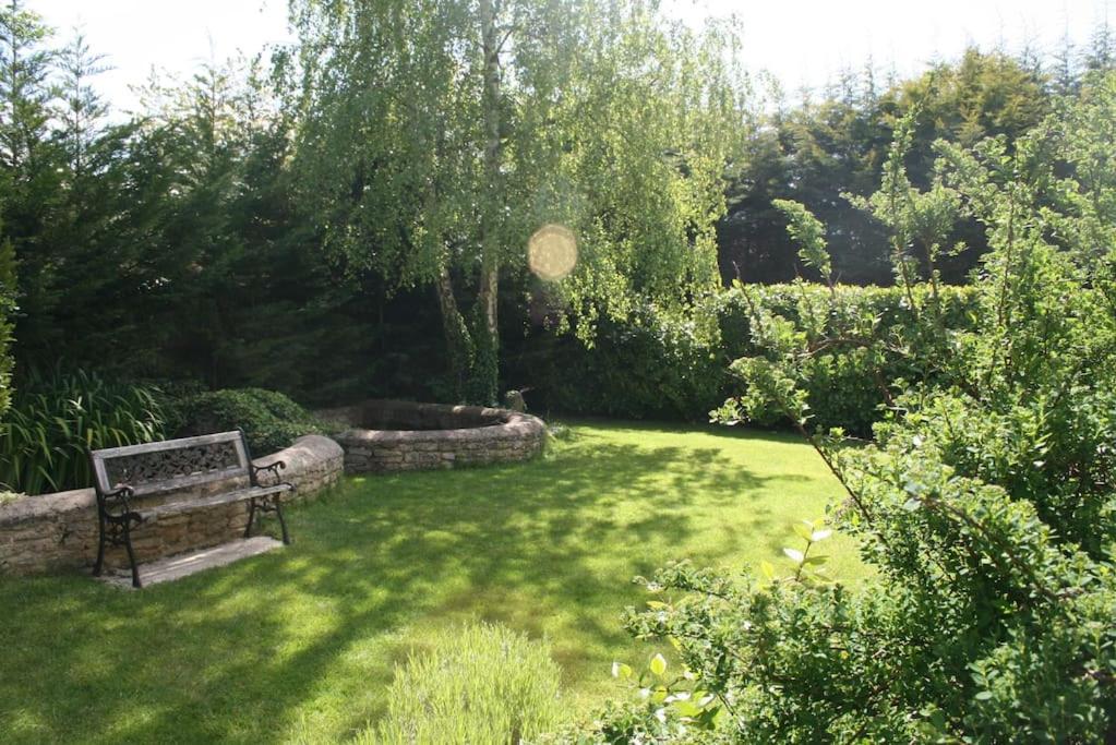 Lyne House Ideal for a celebration or reunion