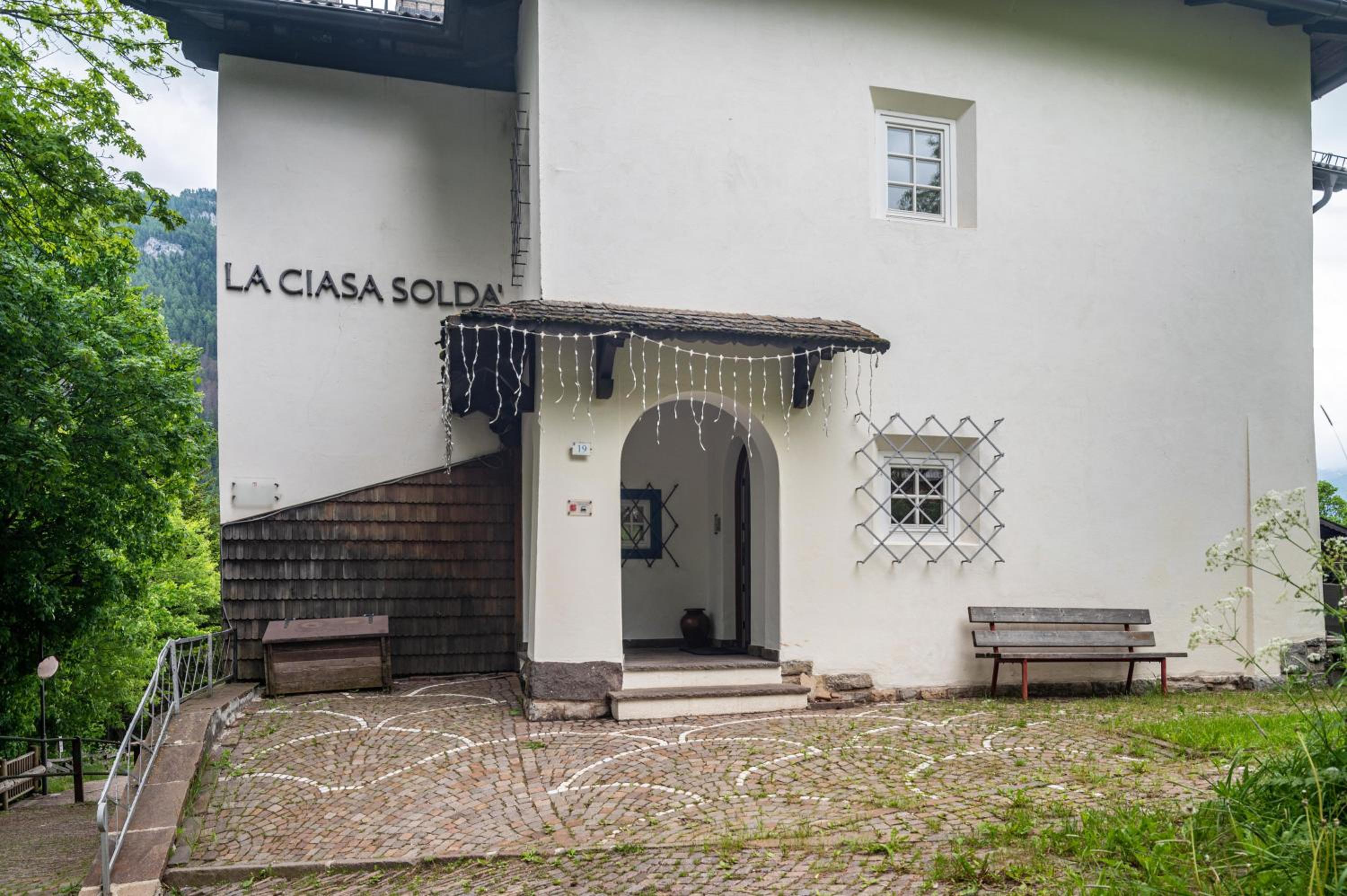 Chateau Ciasa Soldà Luxe Marmolada view 2