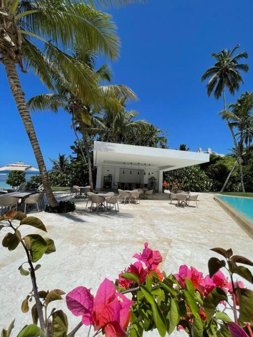 Aquarella Sunset Caribbean Beachfront Gataway