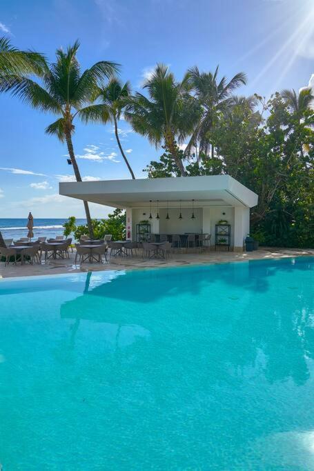 Aquarella Sunset Caribbean Beachfront Gataway