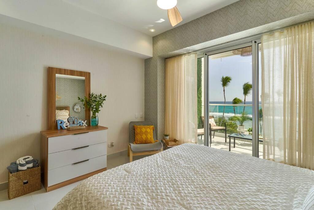 Aquarella Sunset Caribbean Beachfront Gataway