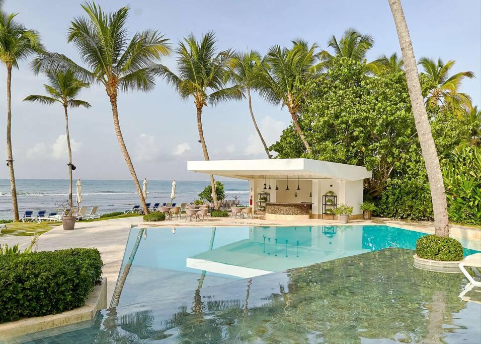 Aquarella Sunset Caribbean Beachfront Gataway