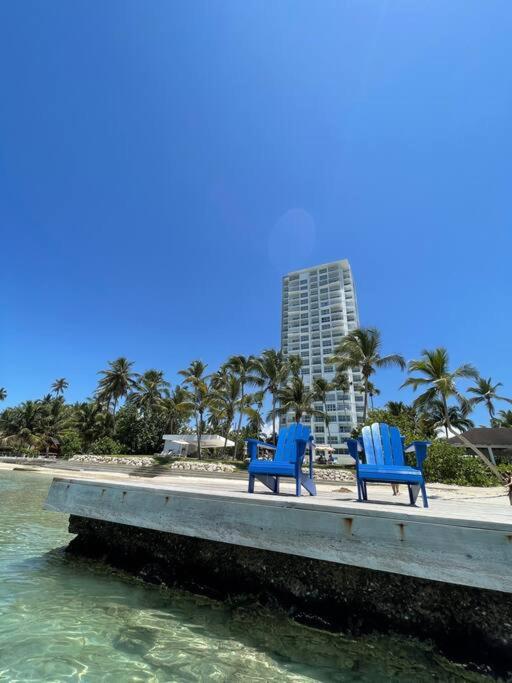 Aquarella Sunset Caribbean Beachfront Gataway