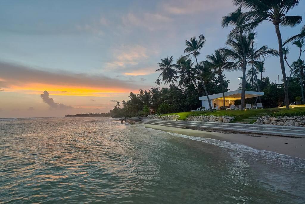 Aquarella Sunset Caribbean Beachfront Gataway