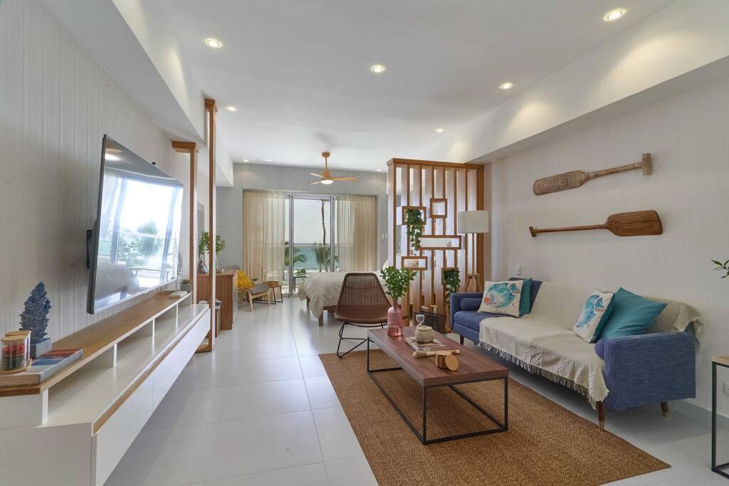 Aquarella Sunset Caribbean Beachfront Gataway