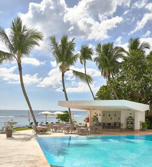 Aquarella Sunset Caribbean Beachfront Gataway