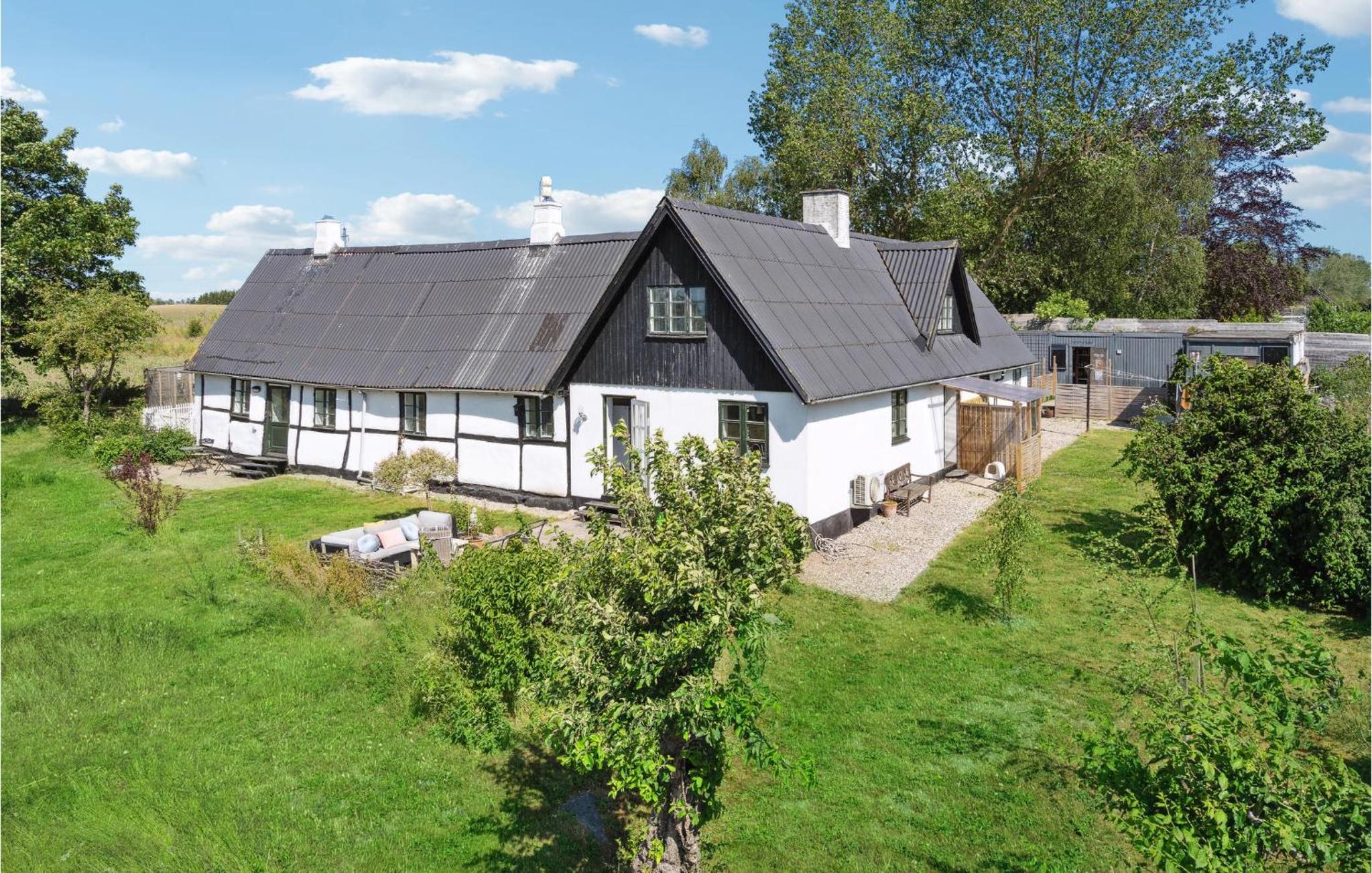 Beautiful Home In Lundby With Wifi