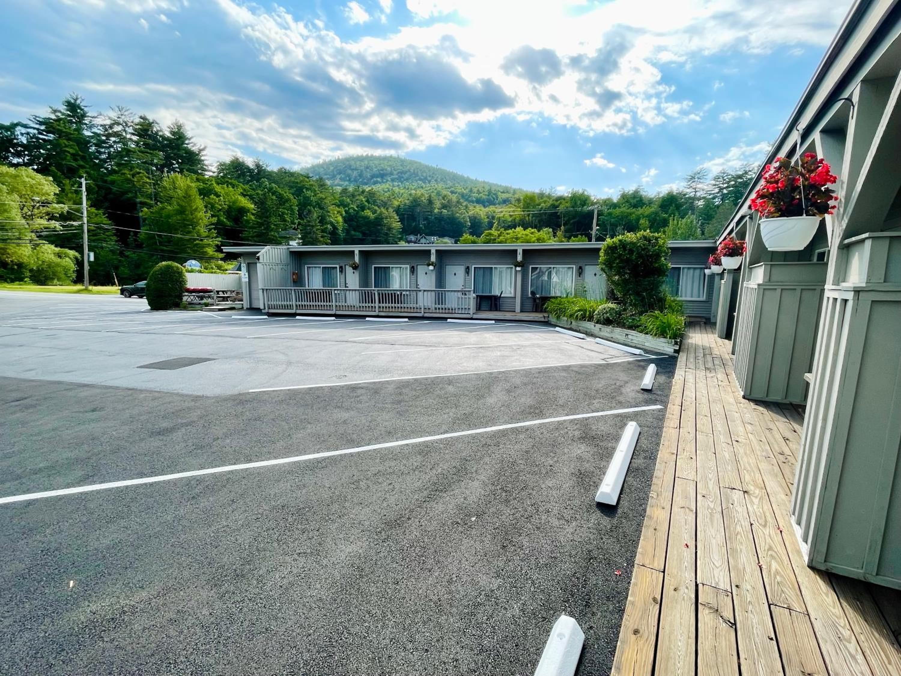 Waters Edge Lodge view 4