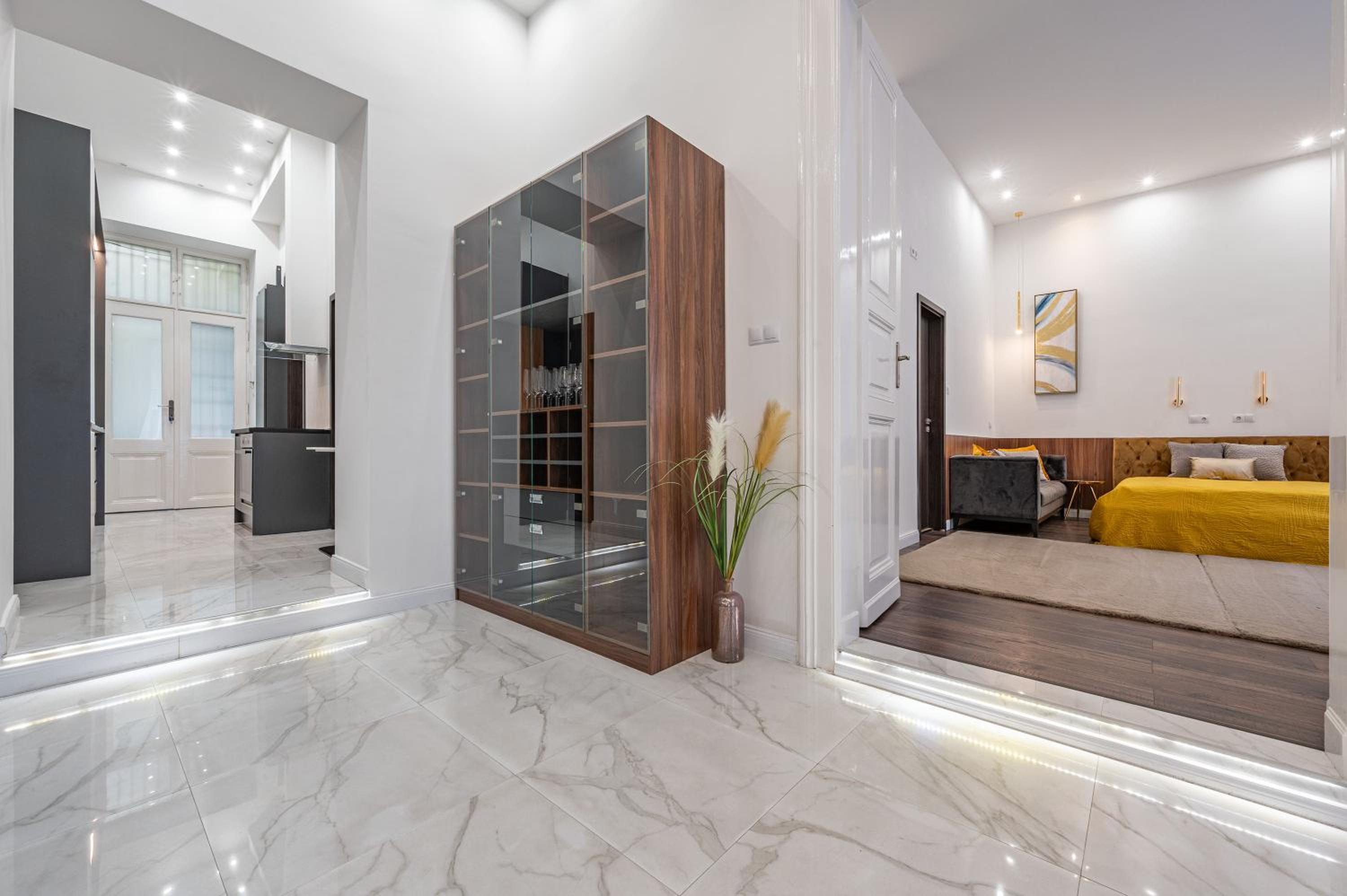 Elizabeth Apartment Deluxe view 2