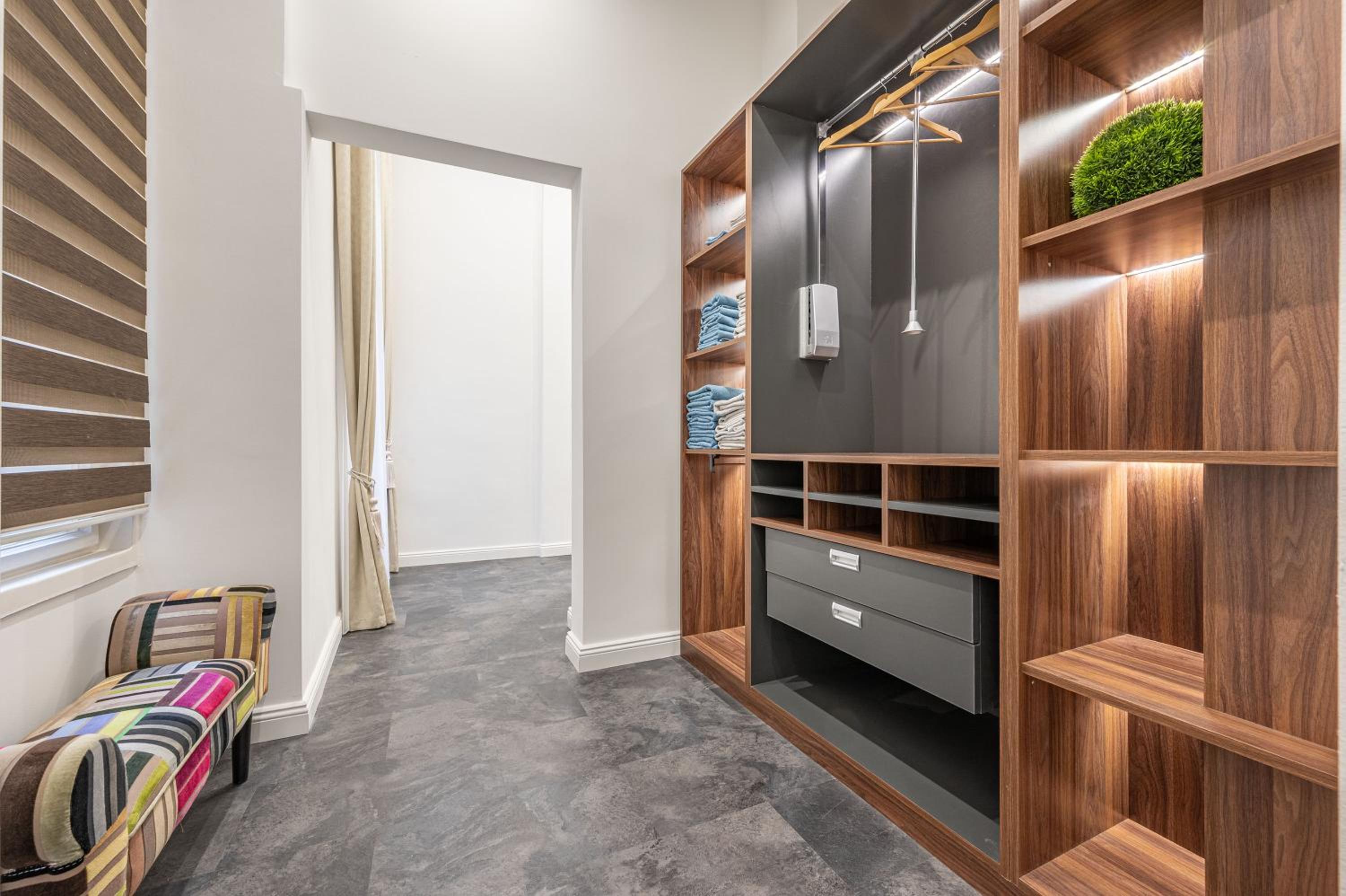 Elizabeth Apartment Deluxe view 5