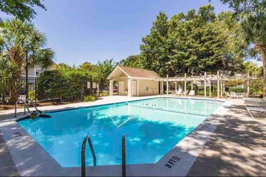 Charming Quiet 1 Bd Condo view 5