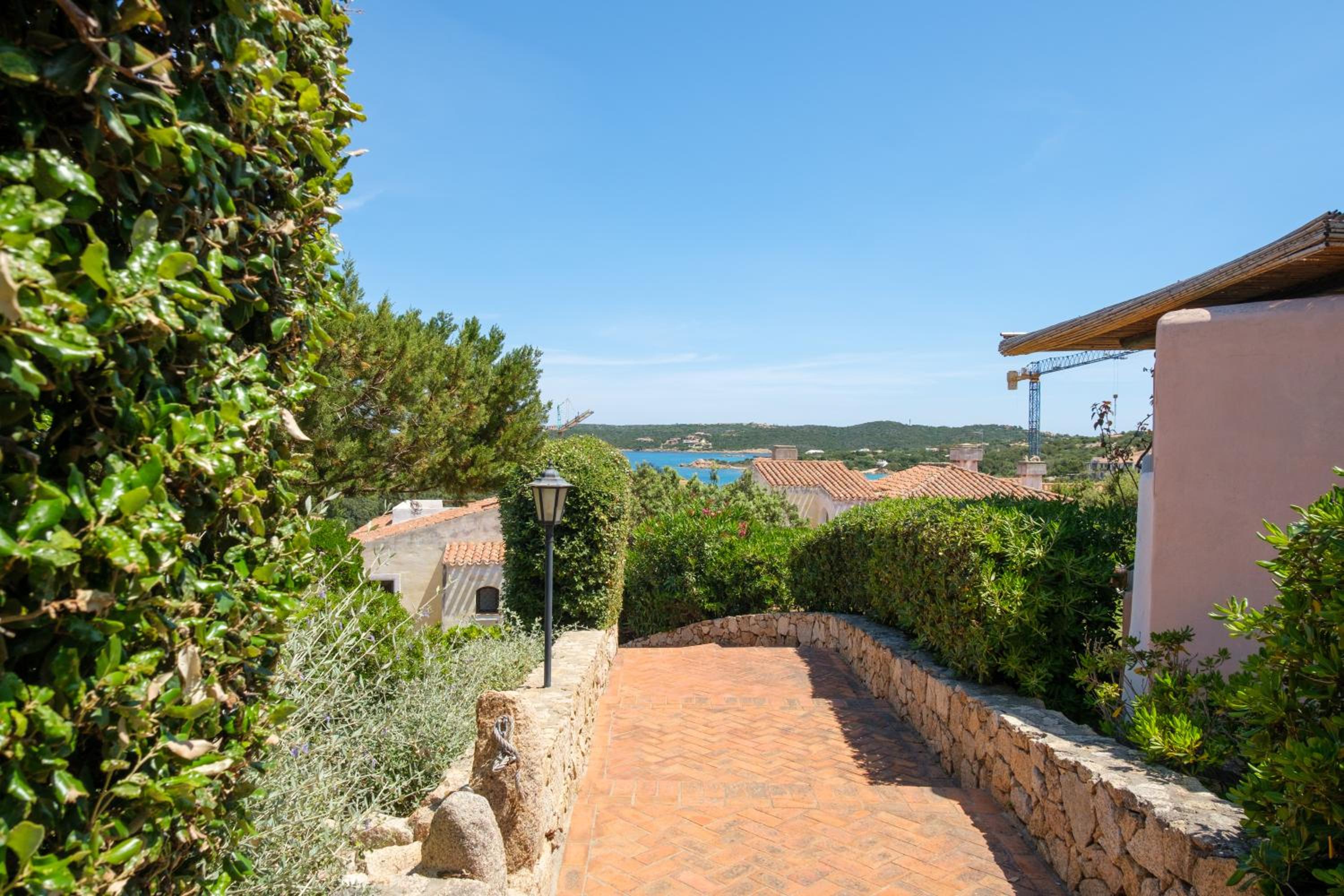 Porto Cervo Trilocale Piscina 200 mtr dal mare view 5