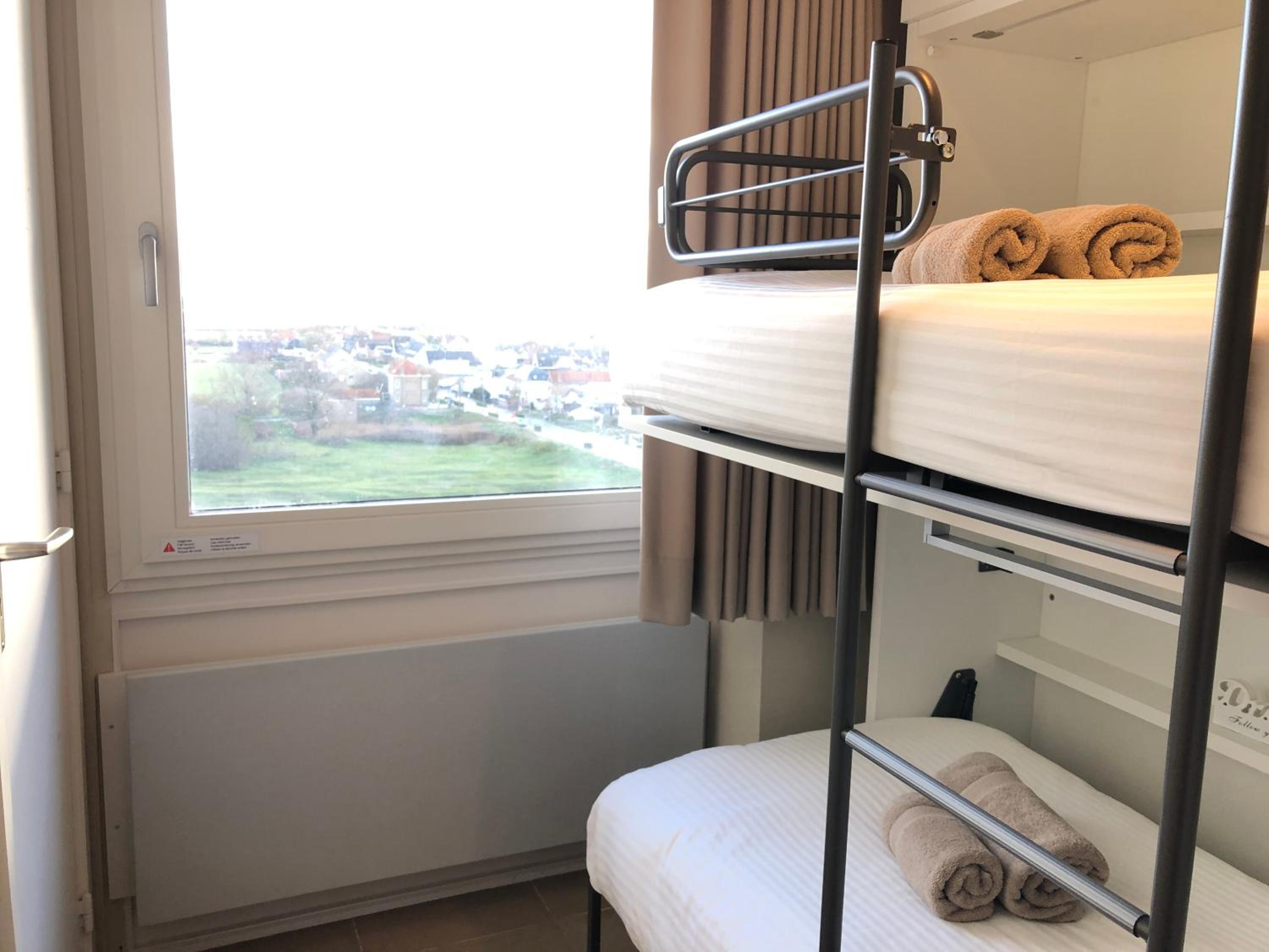 Stylish Apartment with Stunning Open View on Warandeduinen