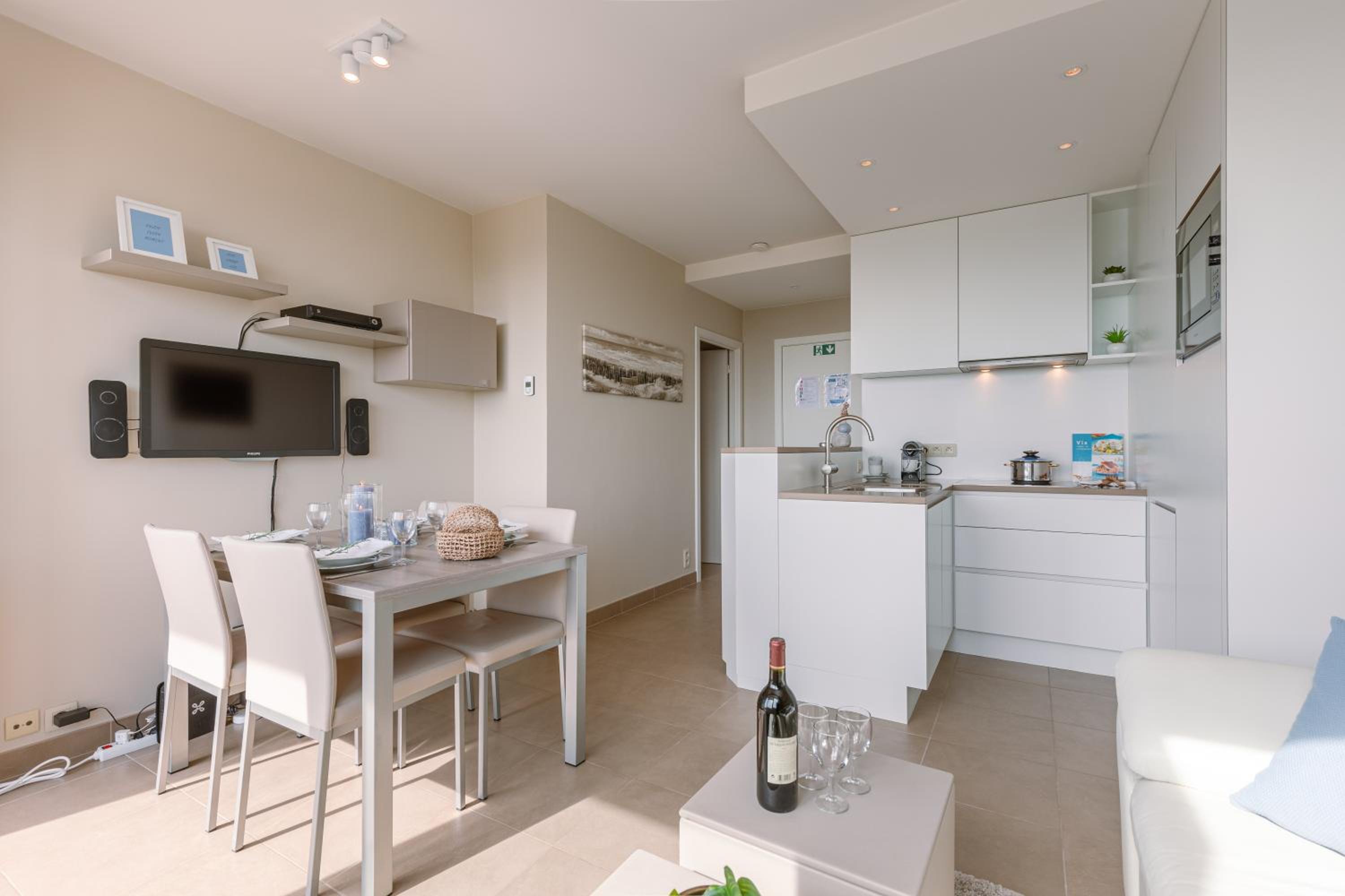Stylish Apartment with Stunning Open View on Warandeduinen