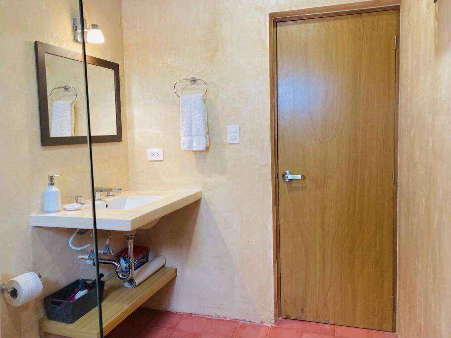 Apartamento luminoso, recientemente renovado view 4