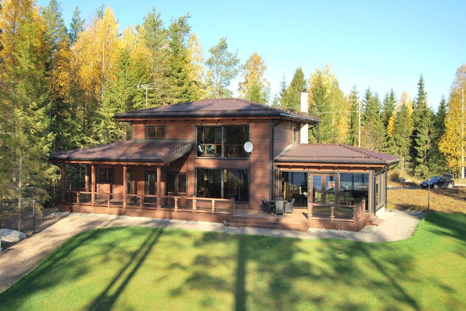 Villa Valkama with optional beach sauna + jacuzzi view 3