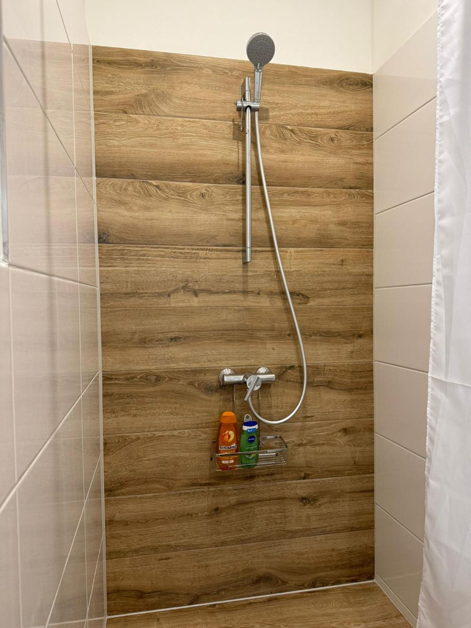 Charmante und moderne Altbauwohnung