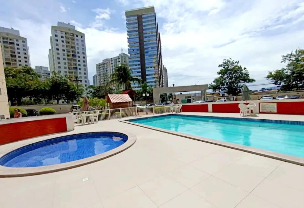 Ap Vista Mar a poucos passos da praia de Itapoã