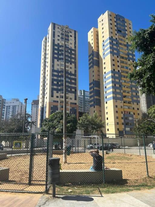 Ap Vista Mar a poucos passos da praia de Itapoã